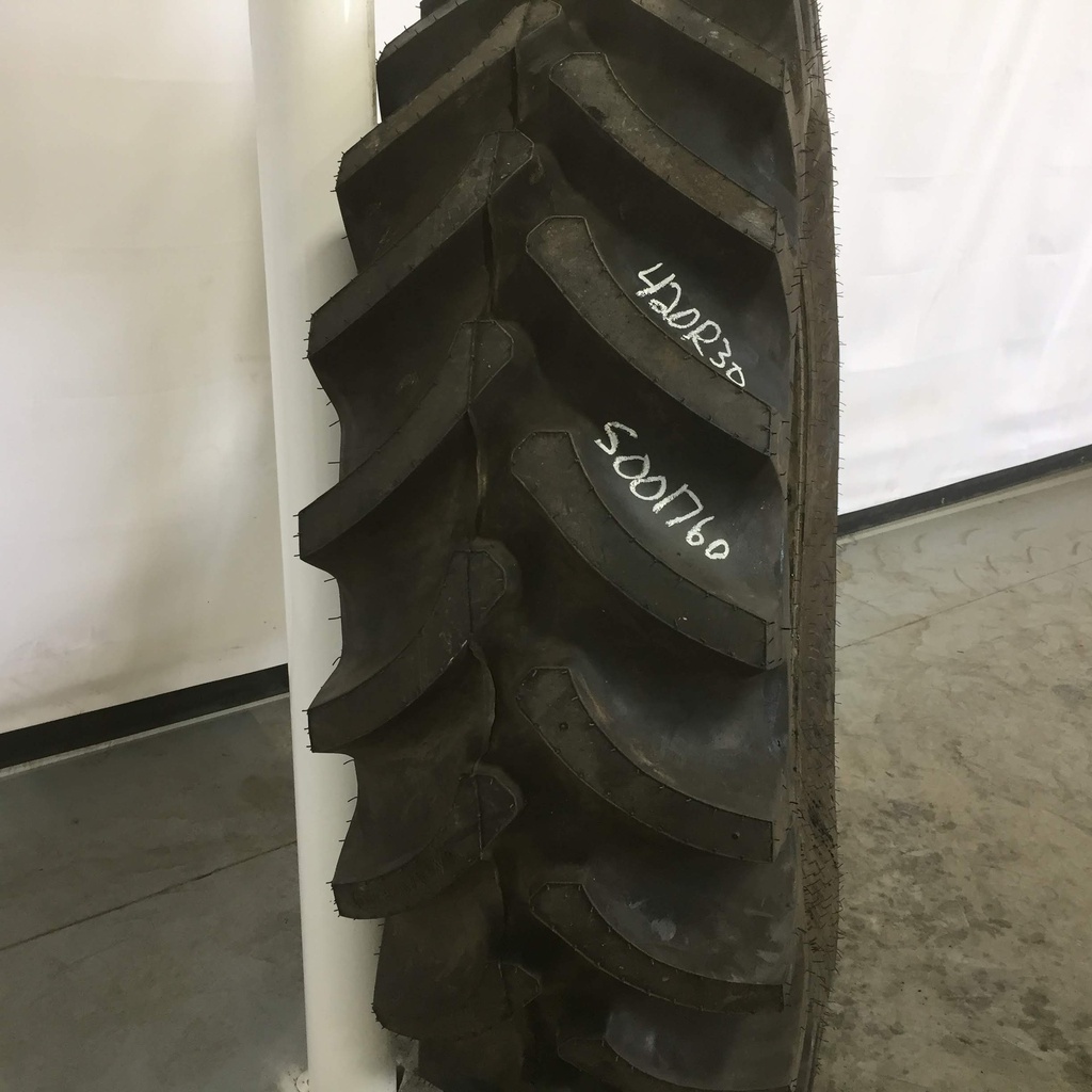 420/90R30 Firestone Radial All Traction FWD R-1 142 B 99%