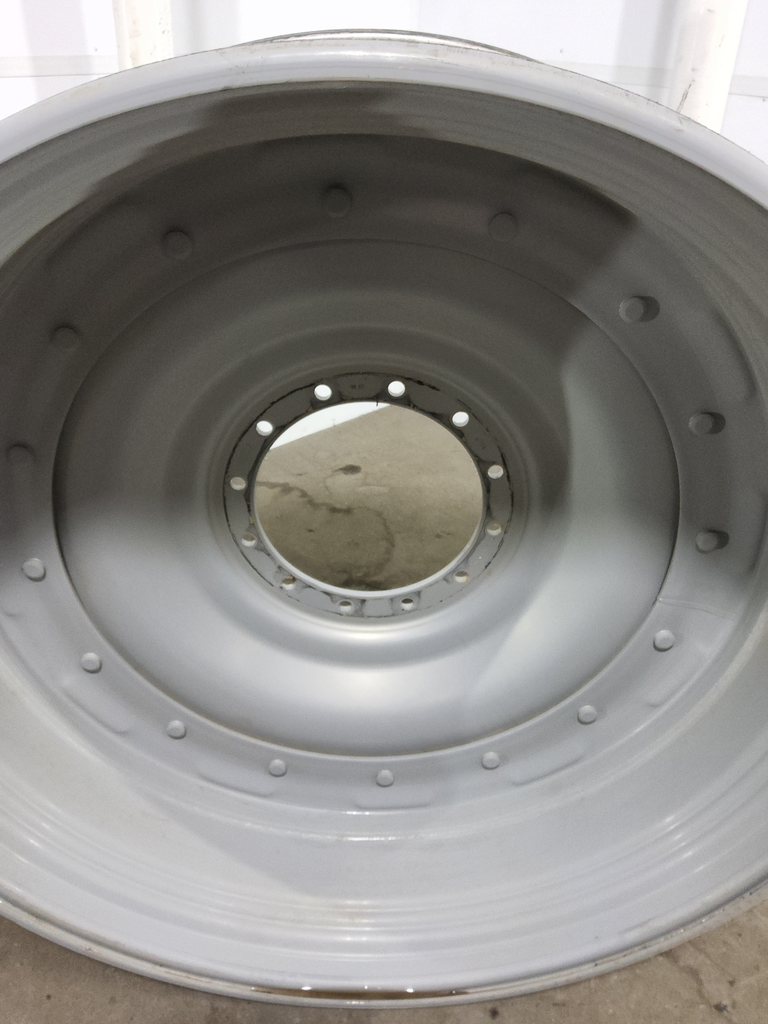 12-Hole Stub Disc Center for 46"-54" Rim, Agco Corp Gray