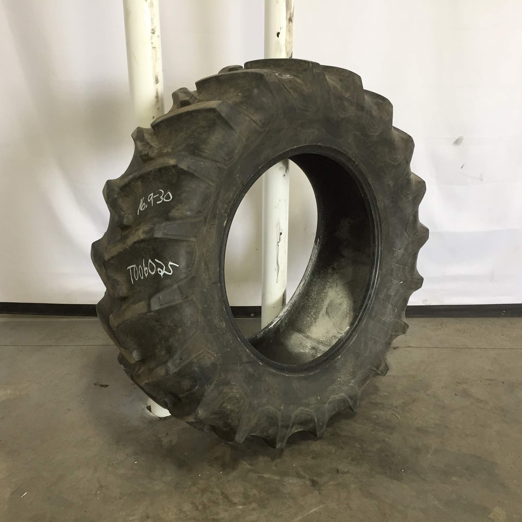 16.9/-30 Firestone Traction Field & Road R-1, C (6 Ply) 80%