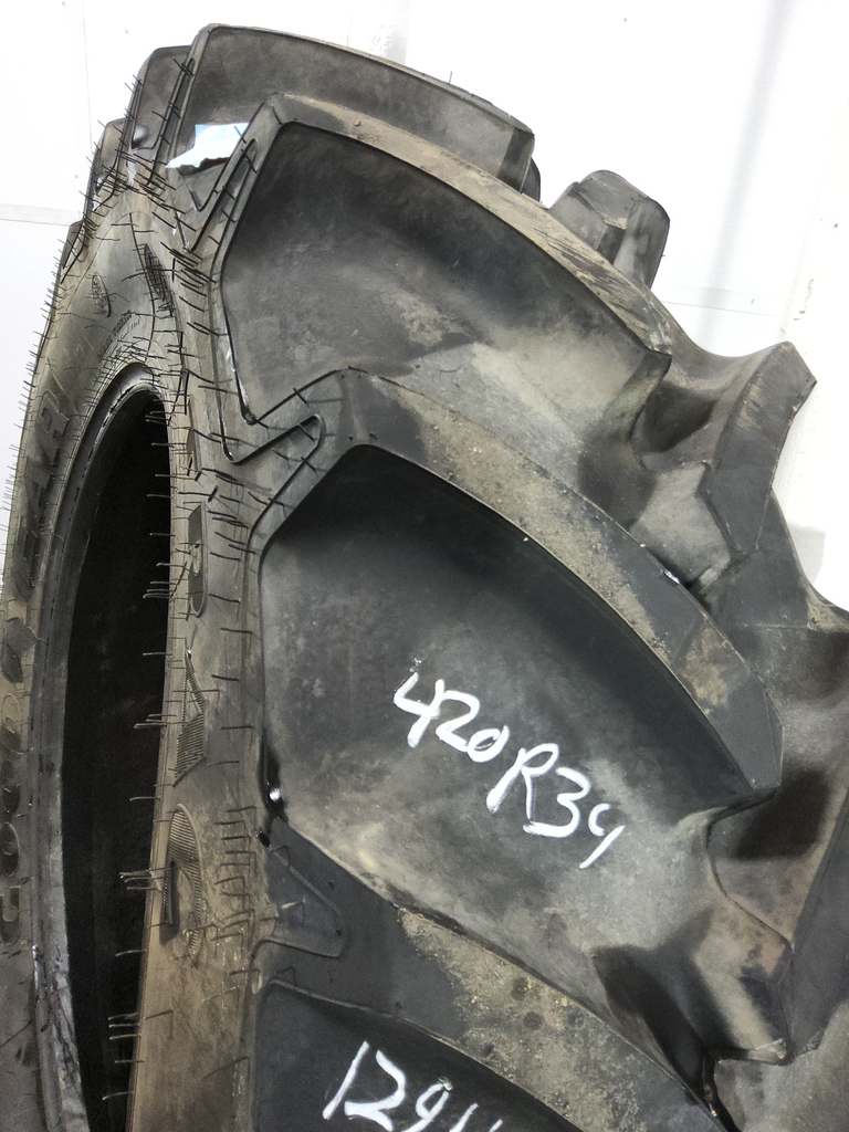 420/85R34 Goodyear Farm Optitrac R-1W 147D 99%