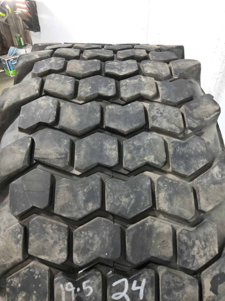 19.5L-24 BKT Tires TR 461 A/T Traction R-4 F (12 Ply), 55%