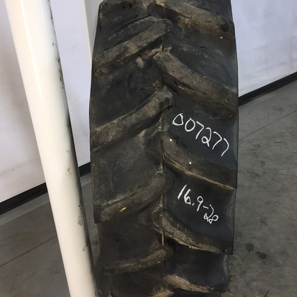 16.9/-28 Goodyear Farm DT221 DuraTorque R-1, C (6 Ply) 55%