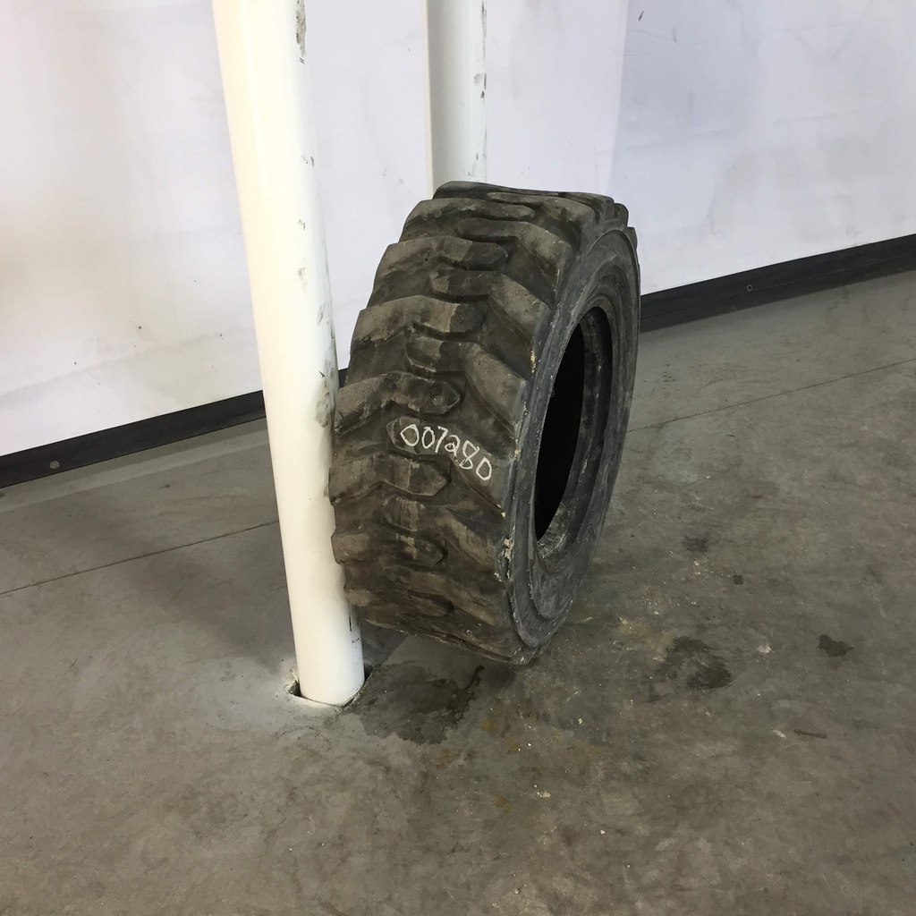 12/-16.5 Deestone D304 Skid Steer R-4, F (12 Ply) 85%