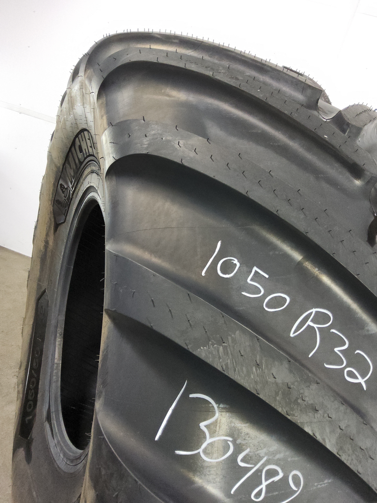 1050/50R32 Michelin MegaXBib 2 (M28) R-1W 172B/178A8 99%