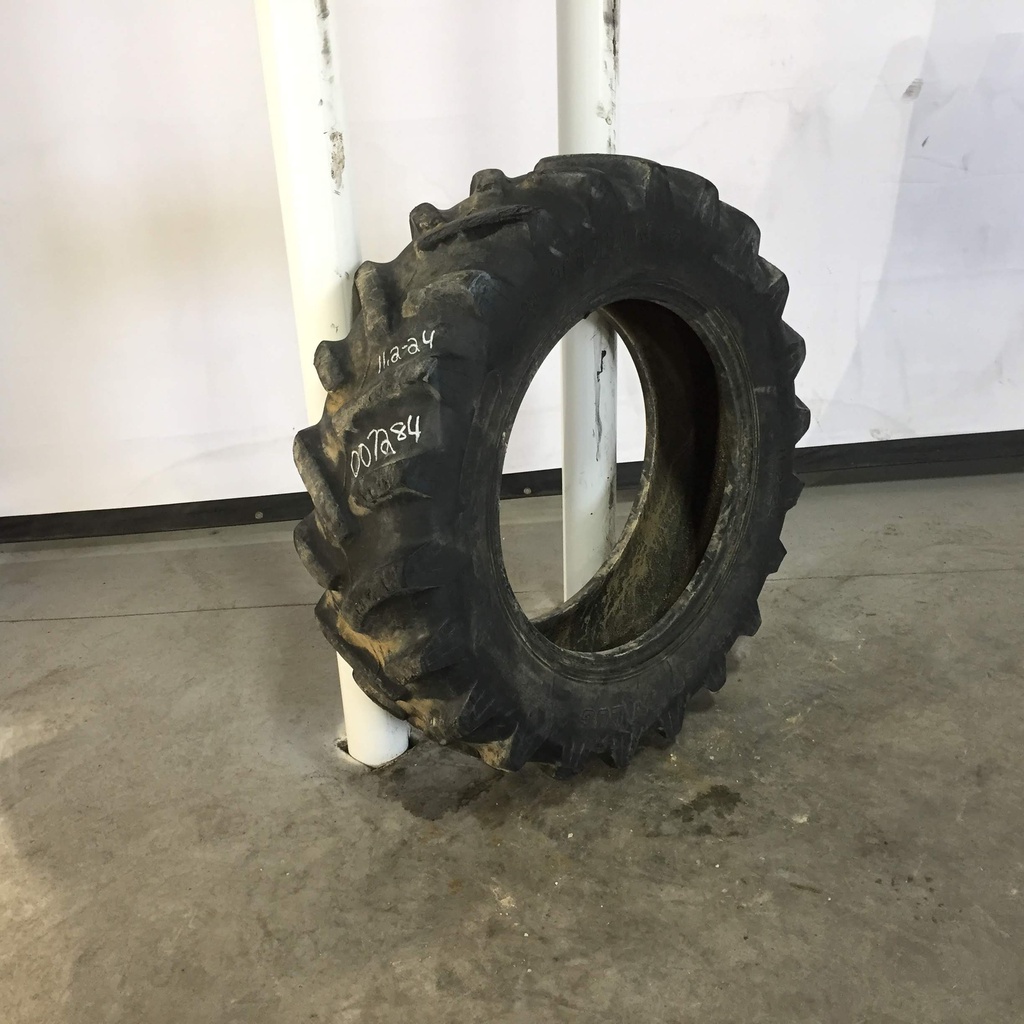 11.2/-24 Titan Farm Hi Traction Lug R-1, D (8 Ply) 50%