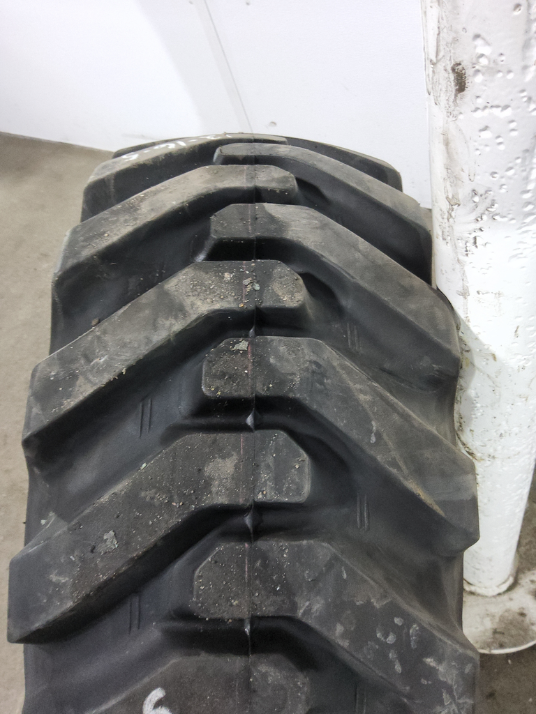 12-16.5 Bridgestone Fast Grip R-4 C (6 Ply), 85%