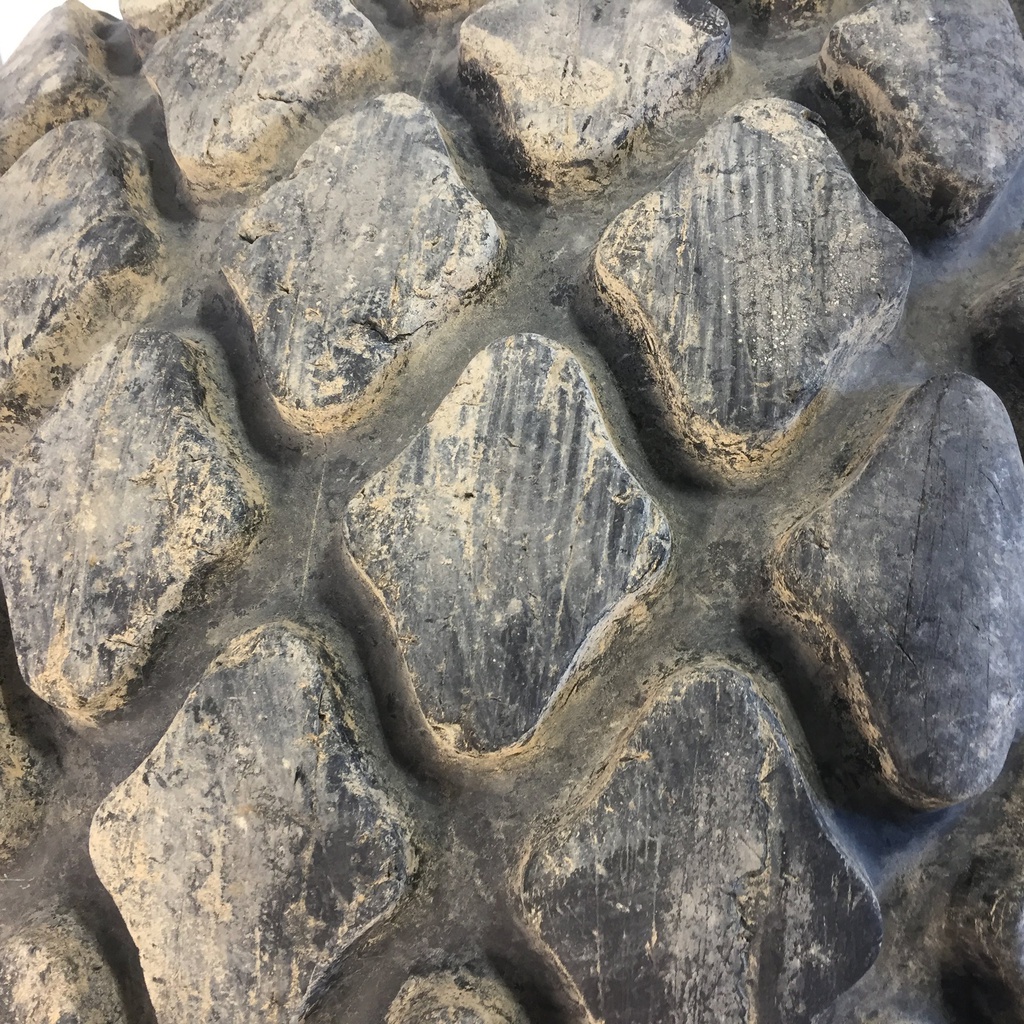 23.1/-26 Bomag TR 387 Industrial Tractor R-3, F (12 Ply) 90%