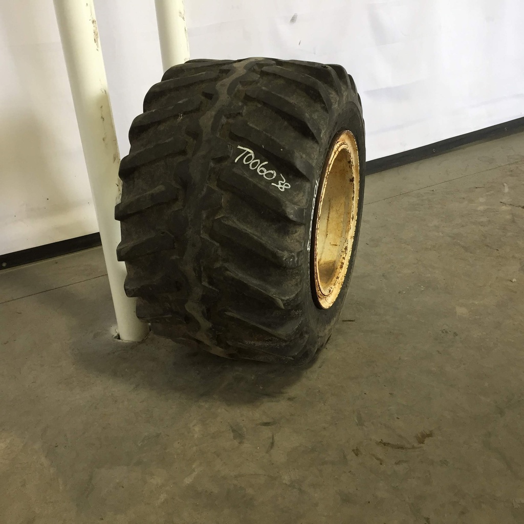 42/25.00-20 Firestone Flotation 23 DT HF-3, D (8 Ply) 40%