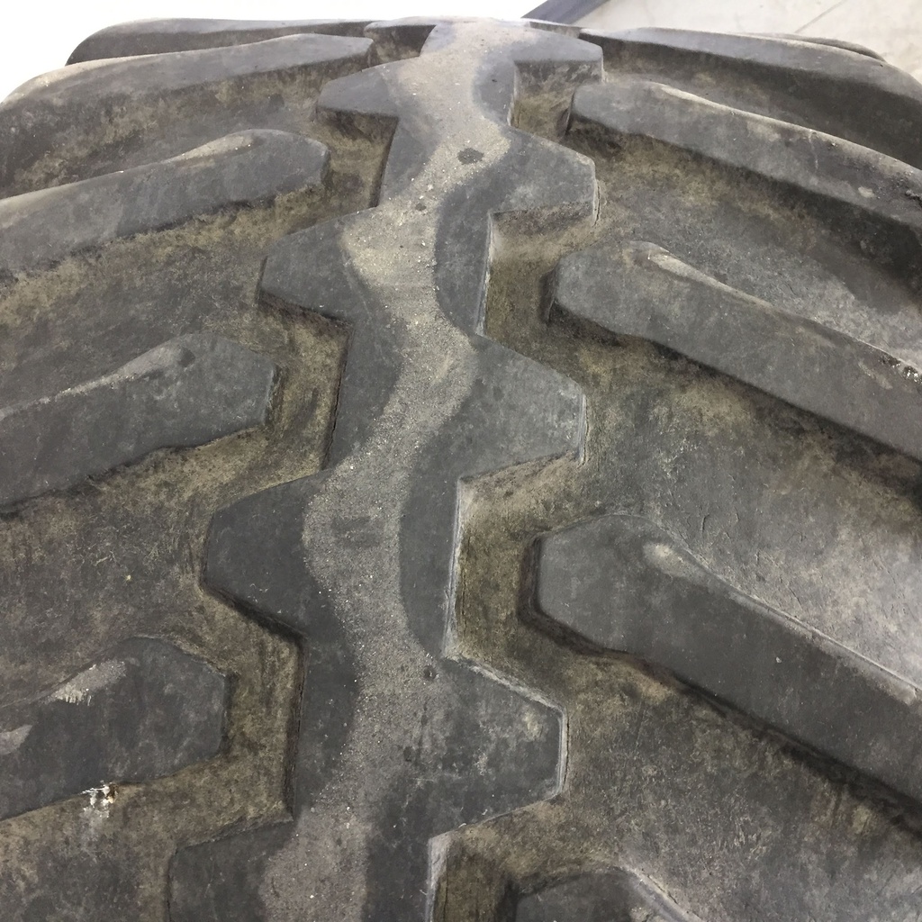 42/25.00-20 Firestone Flotation 23 DT HF-3, D (8 Ply) 40%