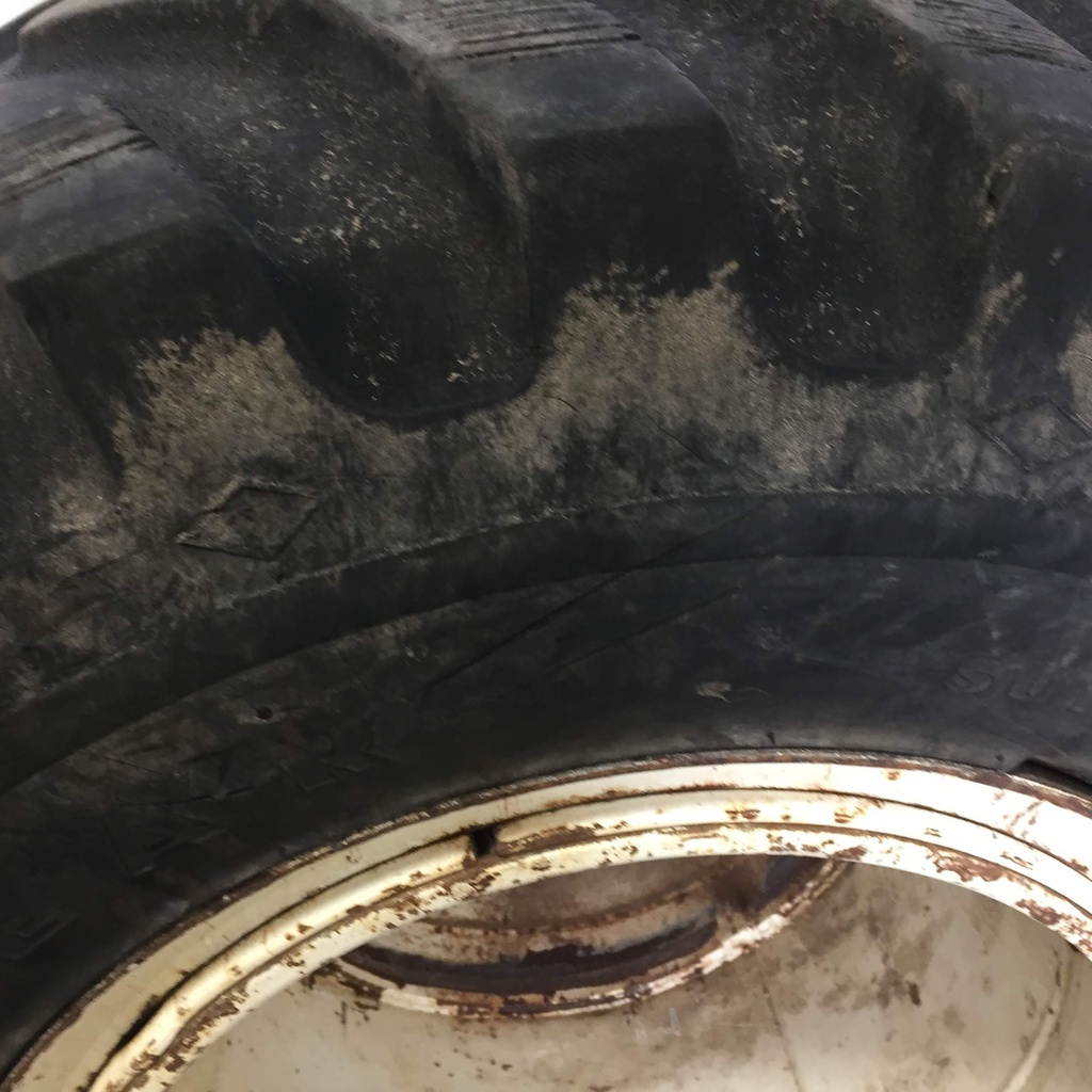 42/25.00-20 Goodyear Farm Super Terra Grip HF-3 on White 0-Hole Terra Rim 35%