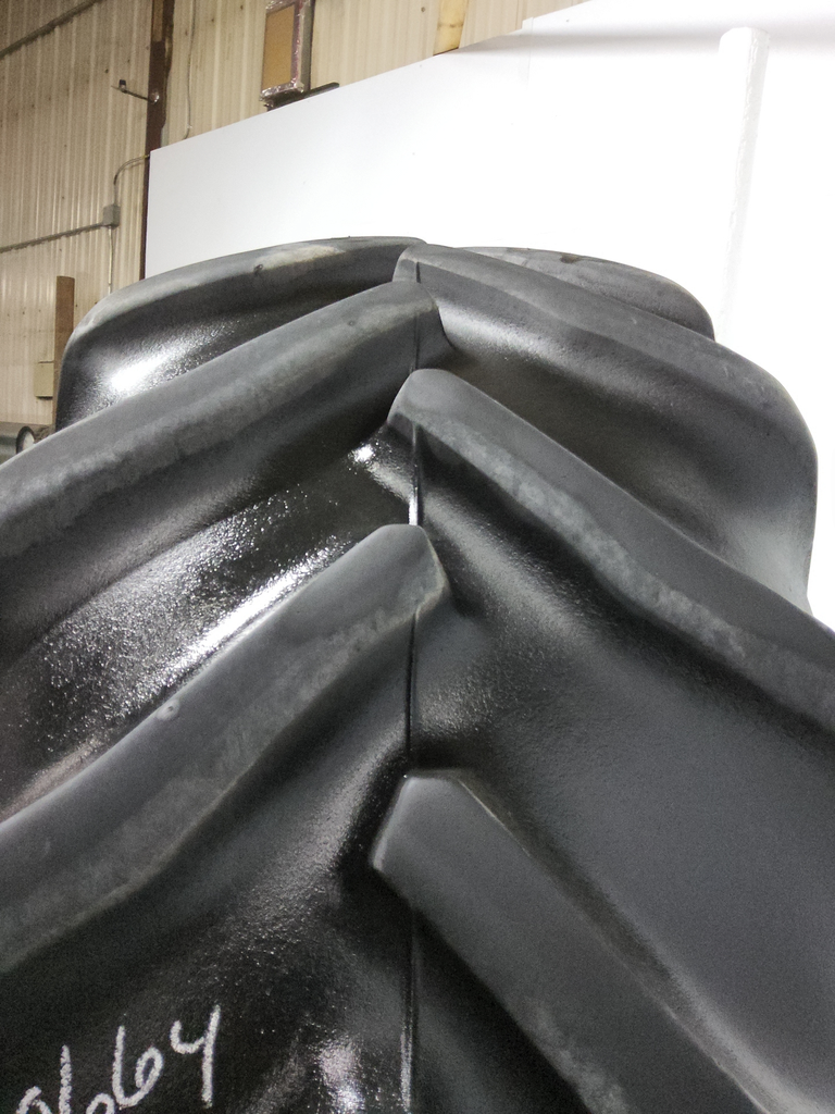 710/70R42 Goodyear Farm DT820 Super Traction R-1W 168A8 75%