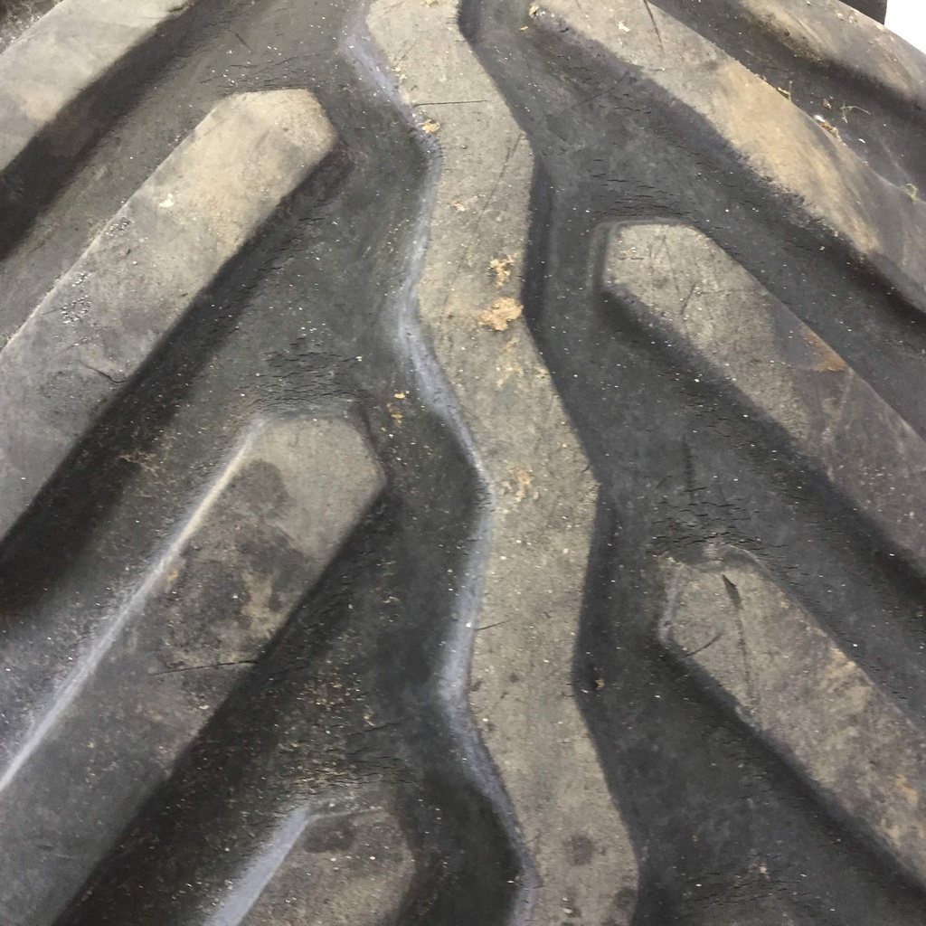 42/25.00-20 Goodyear Farm Super Terra Grip HF-3 on White 0-Hole Terra Rim 35%