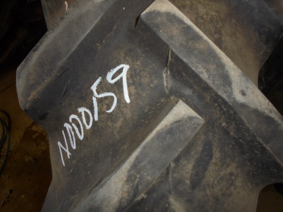 13.6/-24 Galaxy AGRI Trac R-1, D (8 Ply) 90%