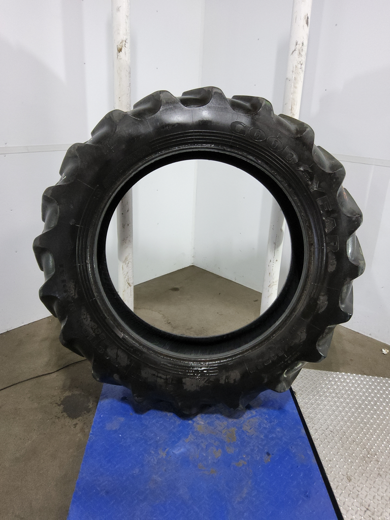 380/80R38 Goodyear Farm DT800 Super Traction R-1W 142B 60%