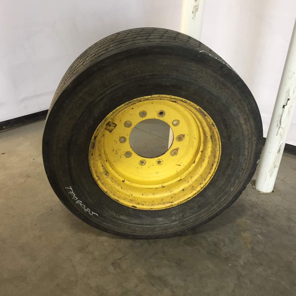 445/50R22.5 Michelin on John Deere Yellow 10-Hole Implement