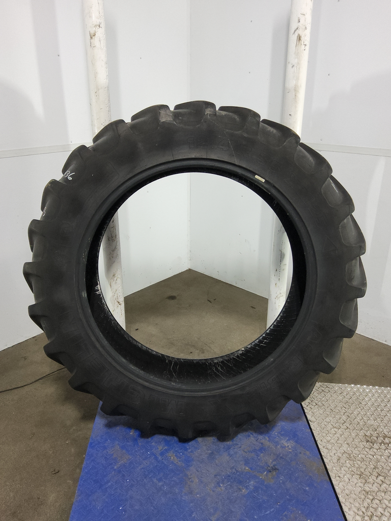 12.4R36 Michelin AgriBib R-1W 121B 70%