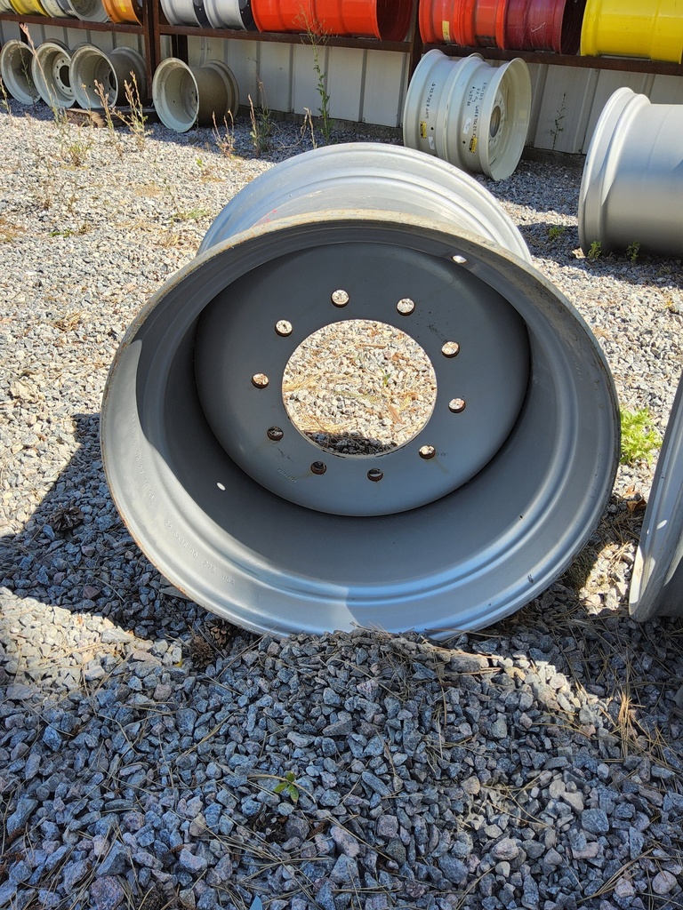 16"W x 22.5"D, Case IH Silver Mist 10-Hole Hub Pilot