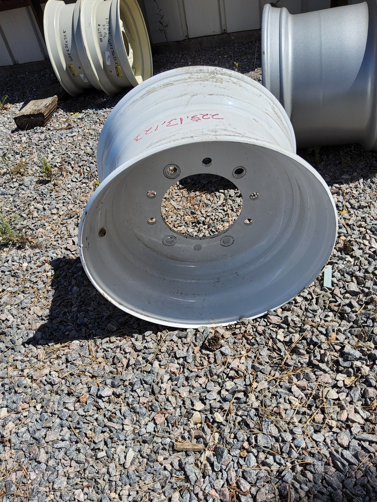 13"W x 22.5"D, New Holland White 10-Hole Hub Pilot