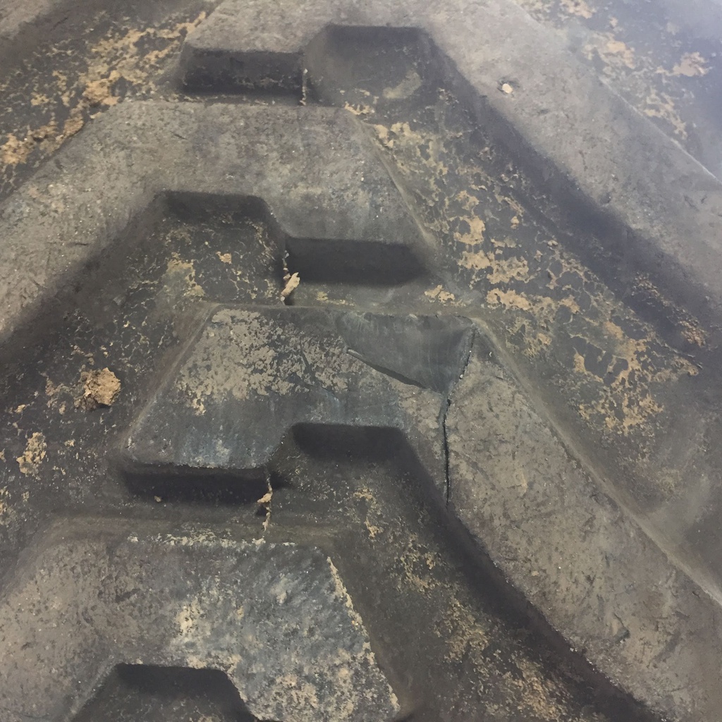 19.5/L-24 Firestone All Traction Utility R-4, F (12 Ply) 90%