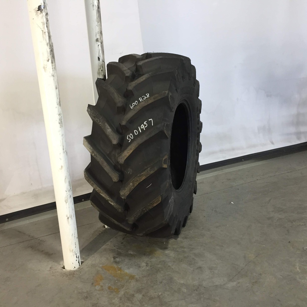 600/65R28 Trelleborg TM800 R-1W 147 D 99%