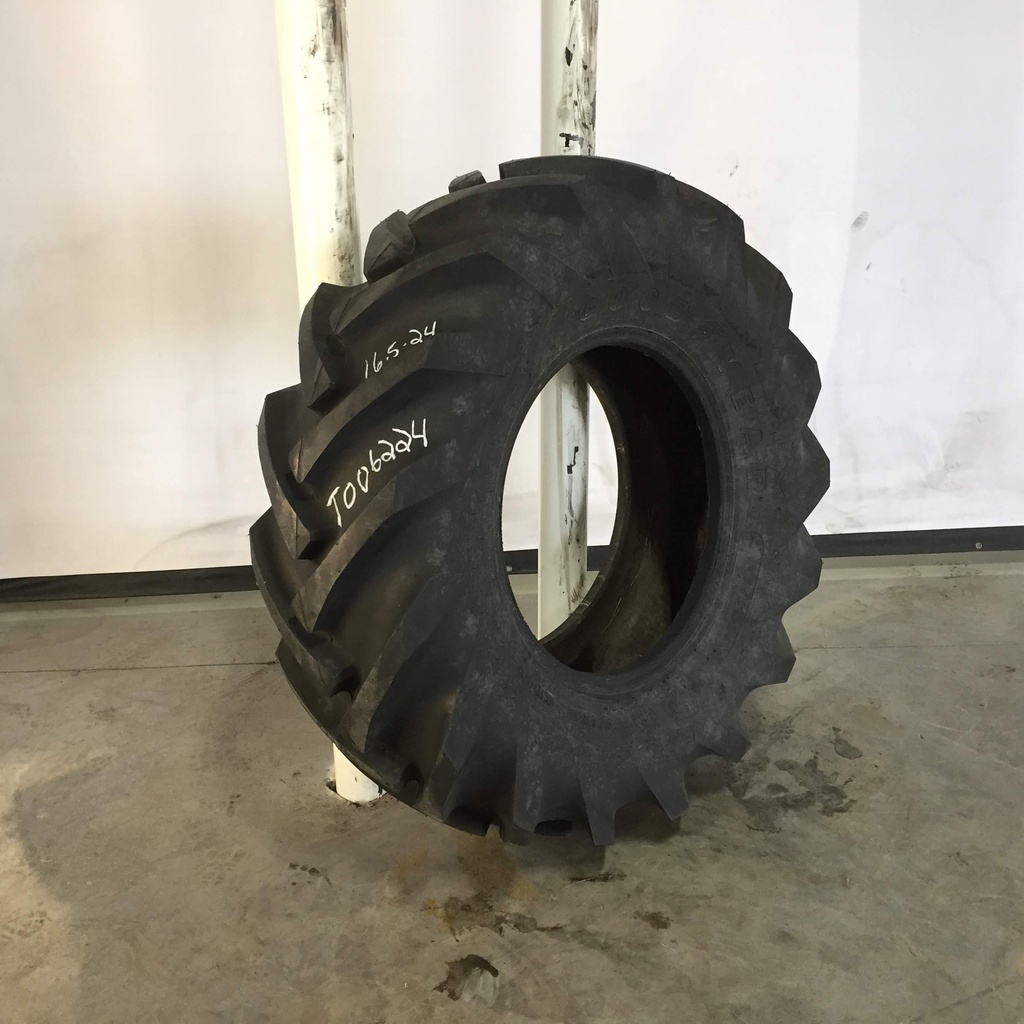 16.5/85-24 Goodyear Farm Sure Grip Implement R-1, G (14 Ply) 99%
