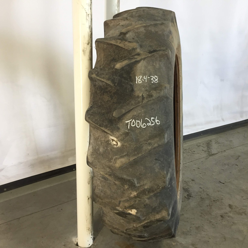 18.4/-38 Firestone All Traction Field & Road R-1, D (8 Ply) 40%