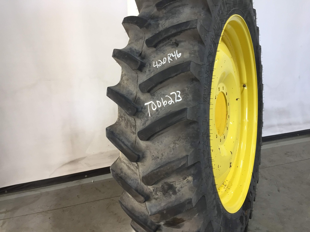 13"W x 46"D, John Deere Yellow 12-Hole Bubble Disc