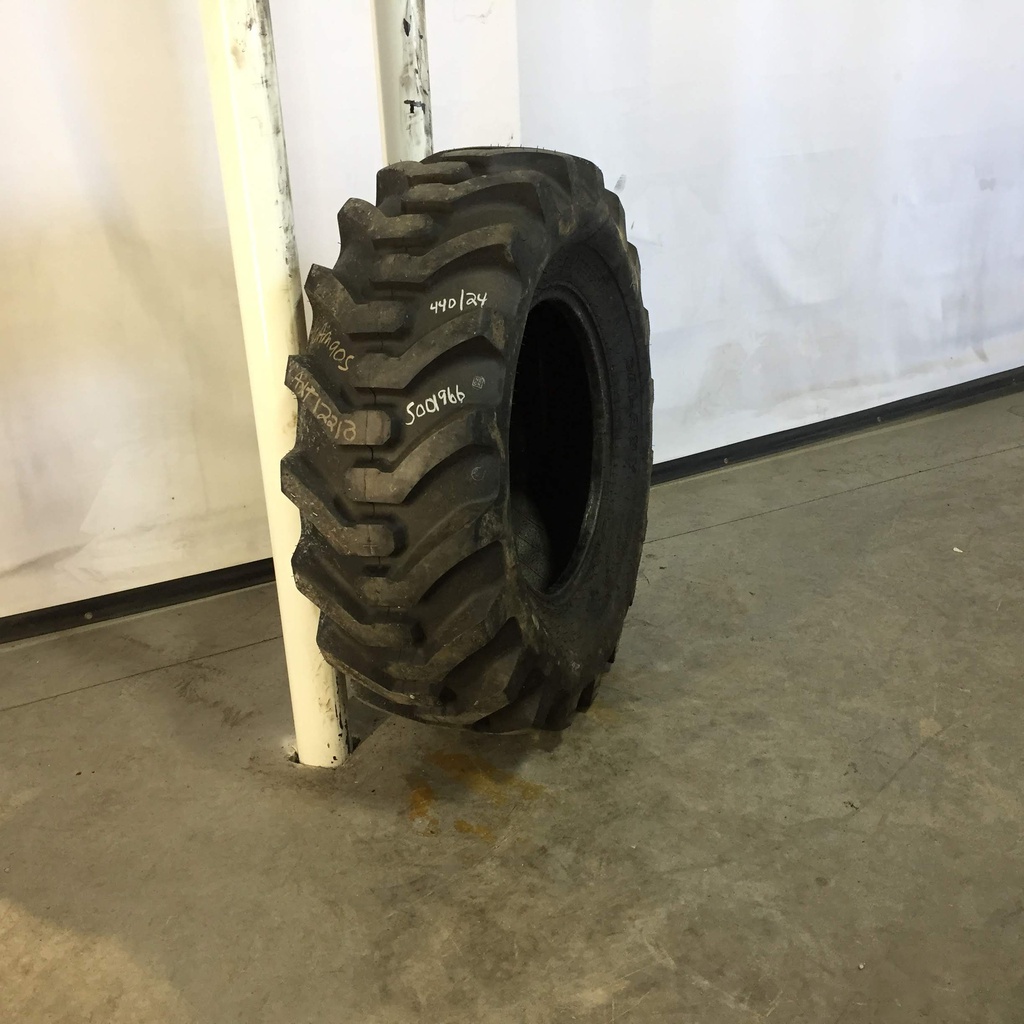 440/80-24 Galaxy Super Industrial Lug R-4 142 A8 99%