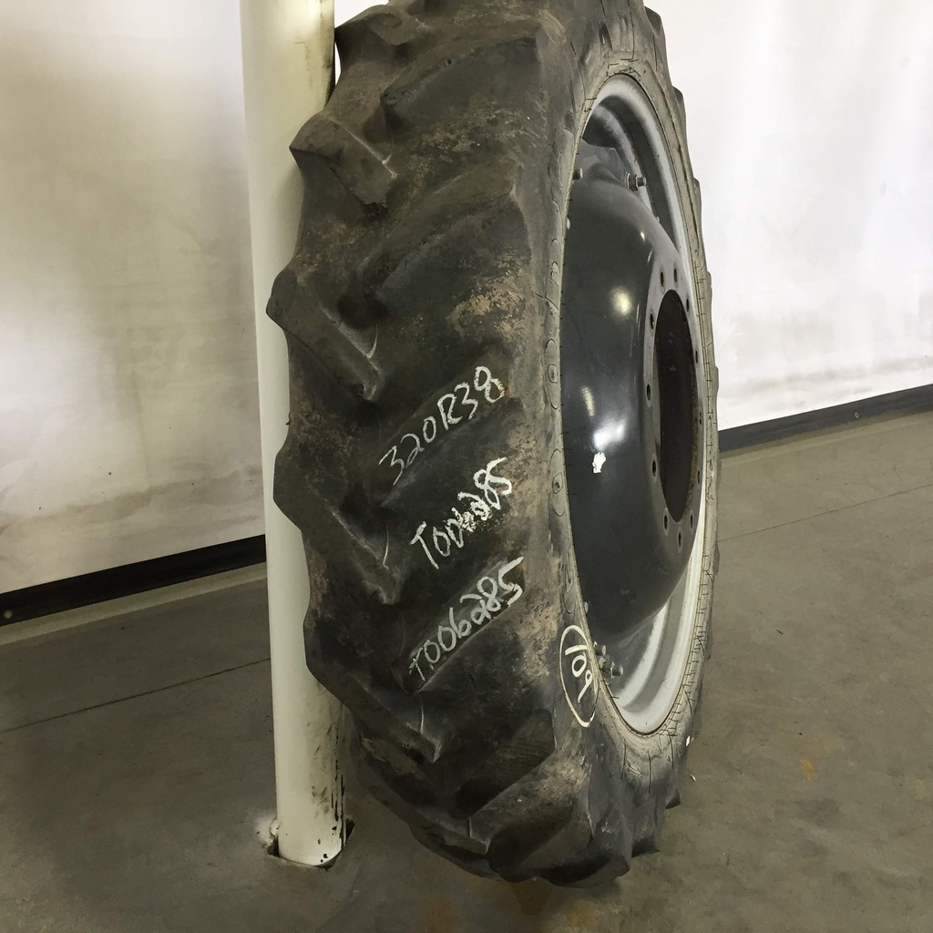 320/85R38 Goodyear Farm DT800 Super Traction R-1W on Case IH Silver Mist/Black 12-Hole Waffle Wheel (Groups of 3 bolts) 50%