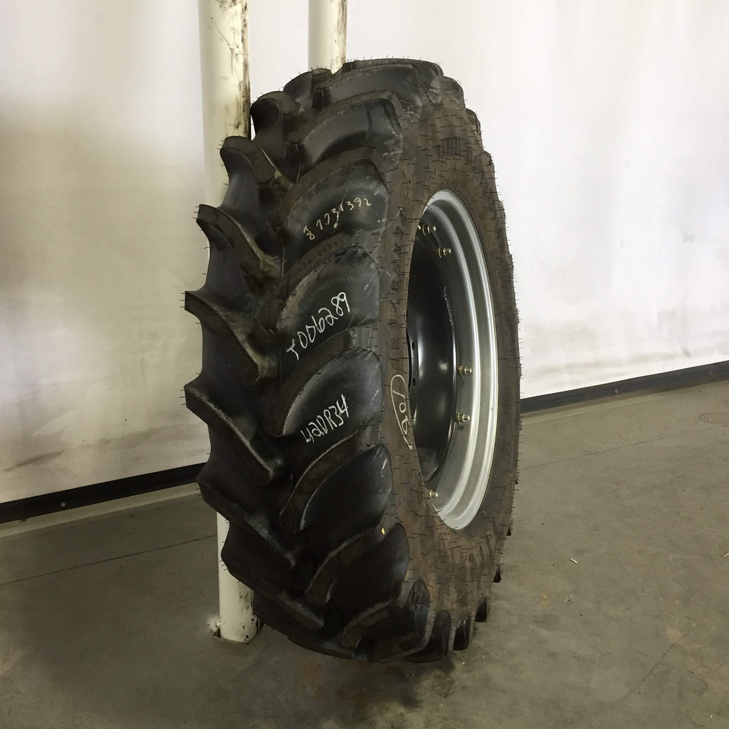 420/85R34 Firestone Radial All Traction DT R-1W on Case IH Silver Mist/Black 12-Hole Waffle Wheel (Groups of 2 bolts) 99%