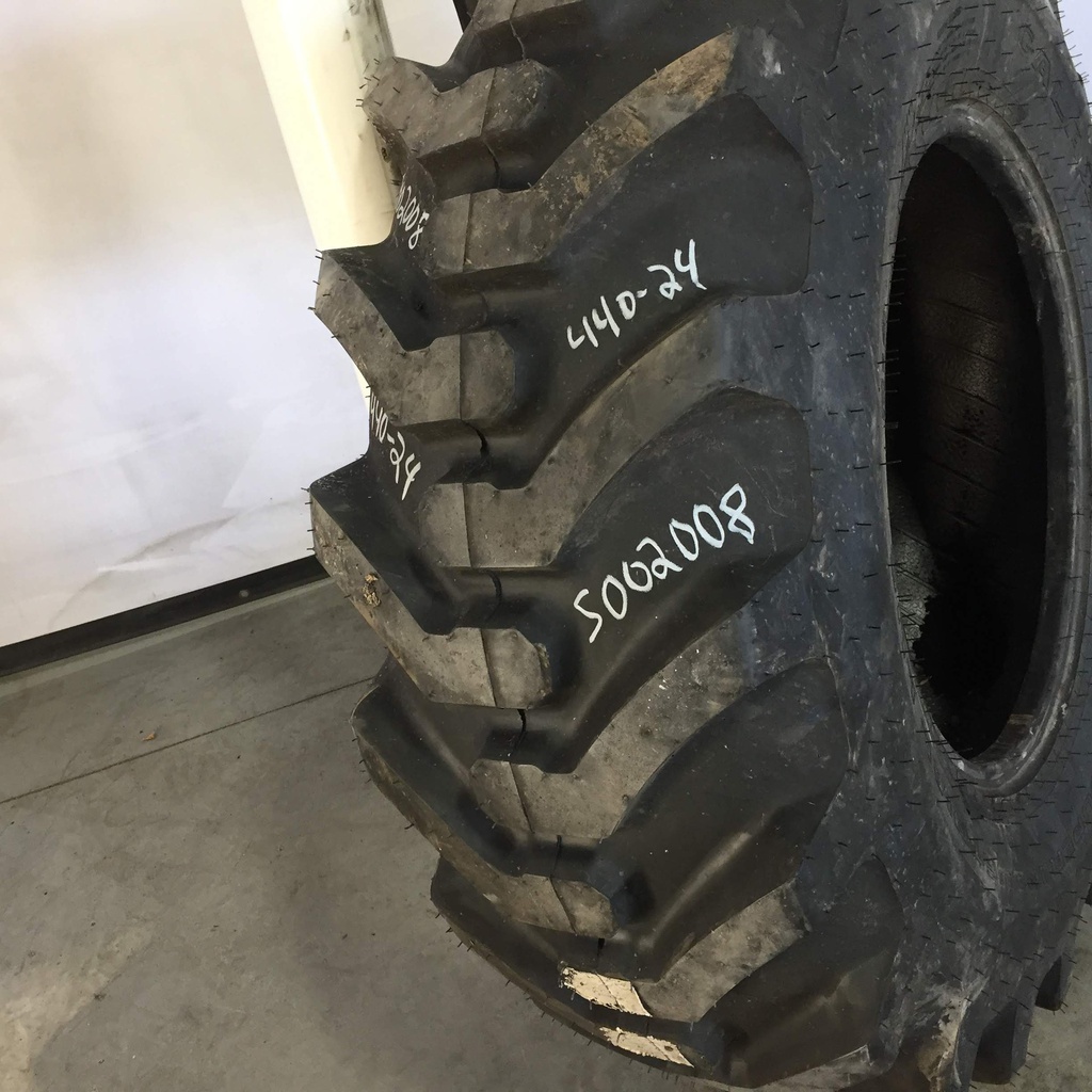 440/80-24 Galaxy Super Industrial Lug R-4 142 A8 99%