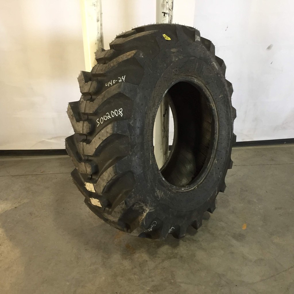 440/80-24 Galaxy Super Industrial Lug R-4 142 A8 99%