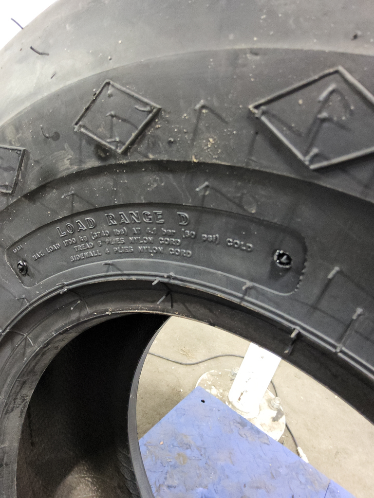 12.5L-15 Goodyear Farm FI Highway Service II I-1 D (8 Ply), 99%