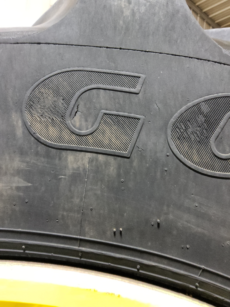 LSW1250/35R46 Goodyear Farm Custom Flo Grip R-2 195B 85%