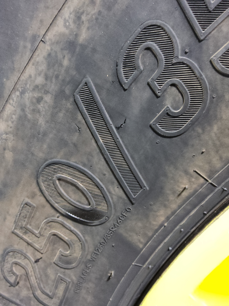 LSW1250/35R46 Goodyear Farm Custom Flo Grip R-2 195B 85%