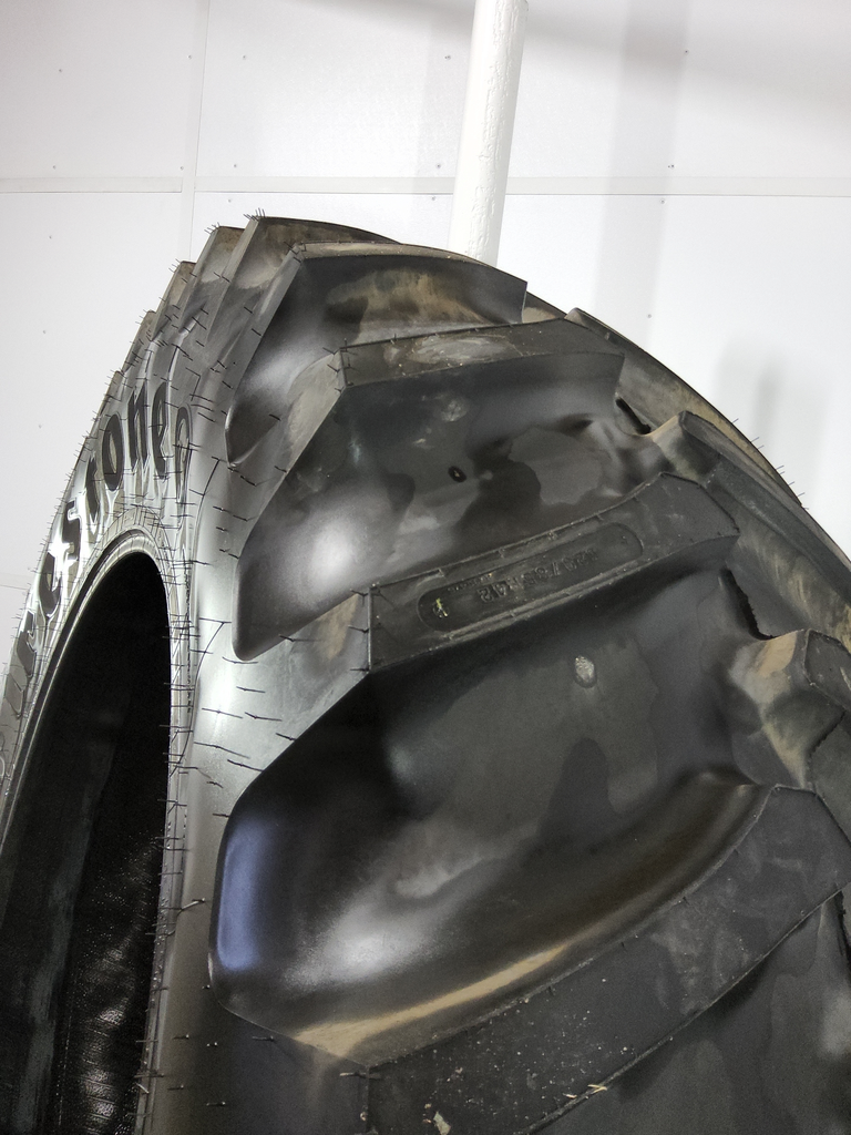 520/85R42 Firestone Radial All Traction 23 R-1