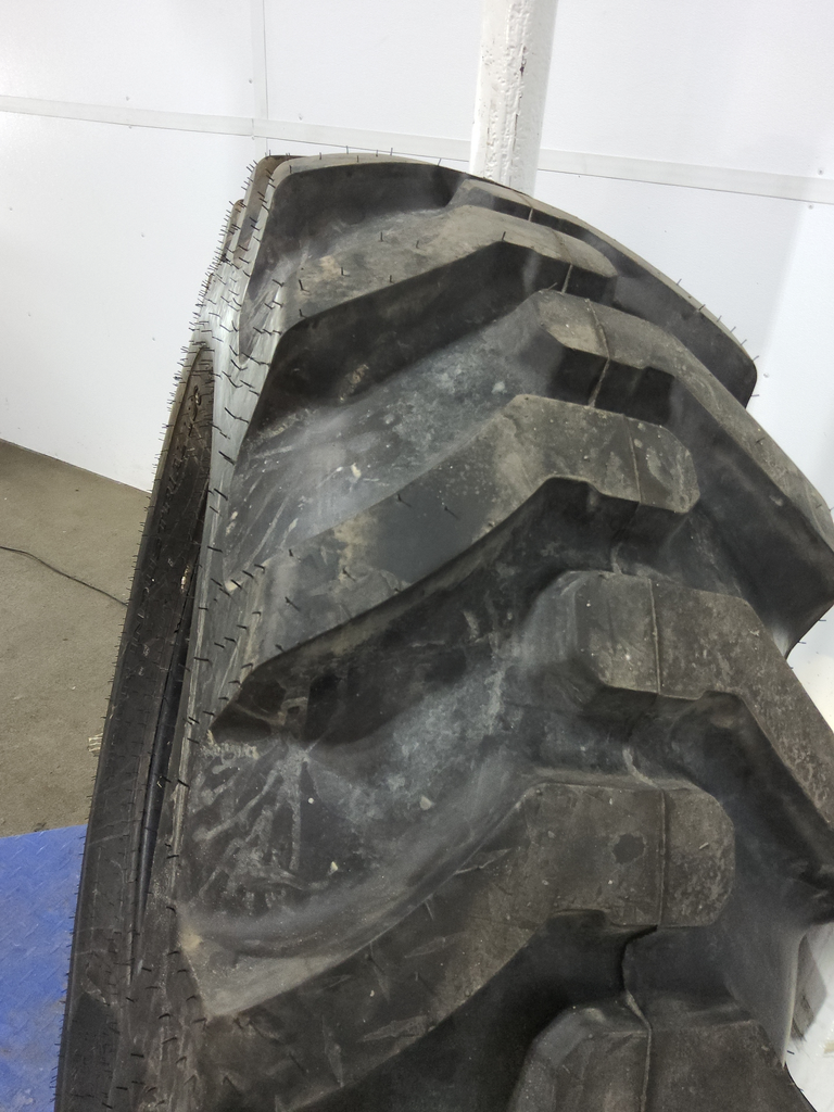 440/80-24 Galaxy Super Industrial Lug R-4 138A8 99%