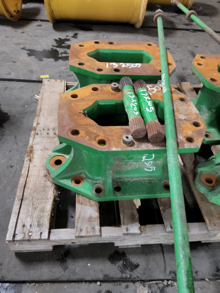 11.75"L Combine Frame Extension for John Deere Combine "S" Series ("D"22/22 spline drive shafts), John Deere Green