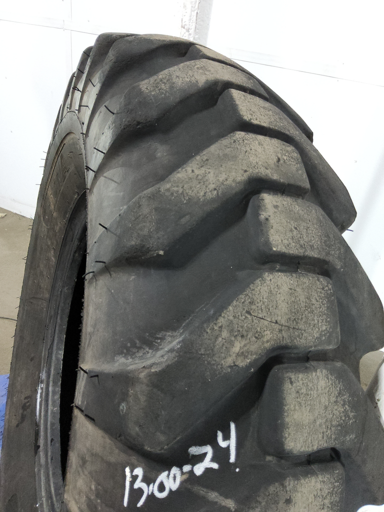 13.00-24 American Farmer (STA) American Contractor Loader Grader E-2/G-2 H (16 Ply), 70%