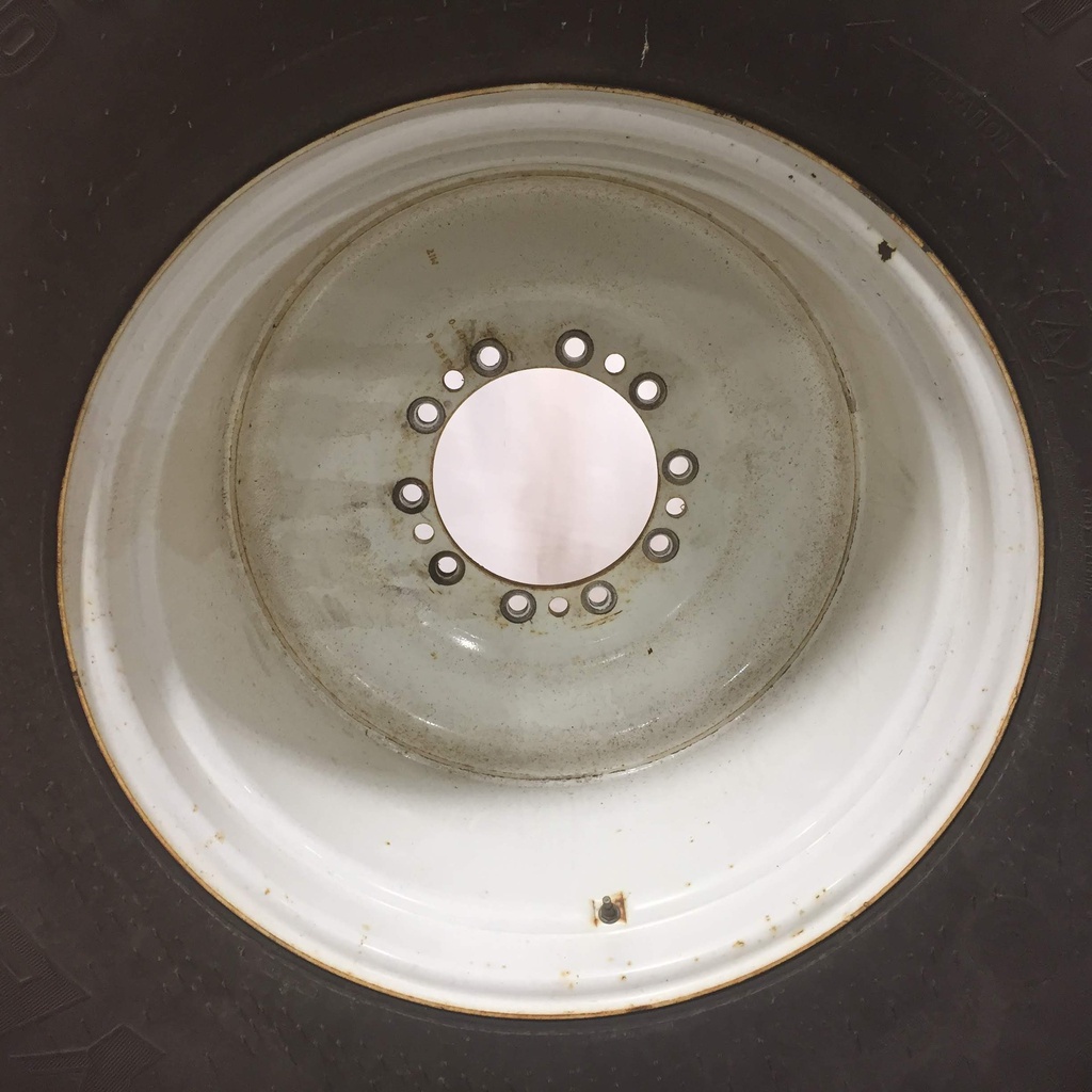 900/60R32 Goodyear Farm DT830 Optitrac R-1W on New Holland White 10-Hole Formed Plate 85%