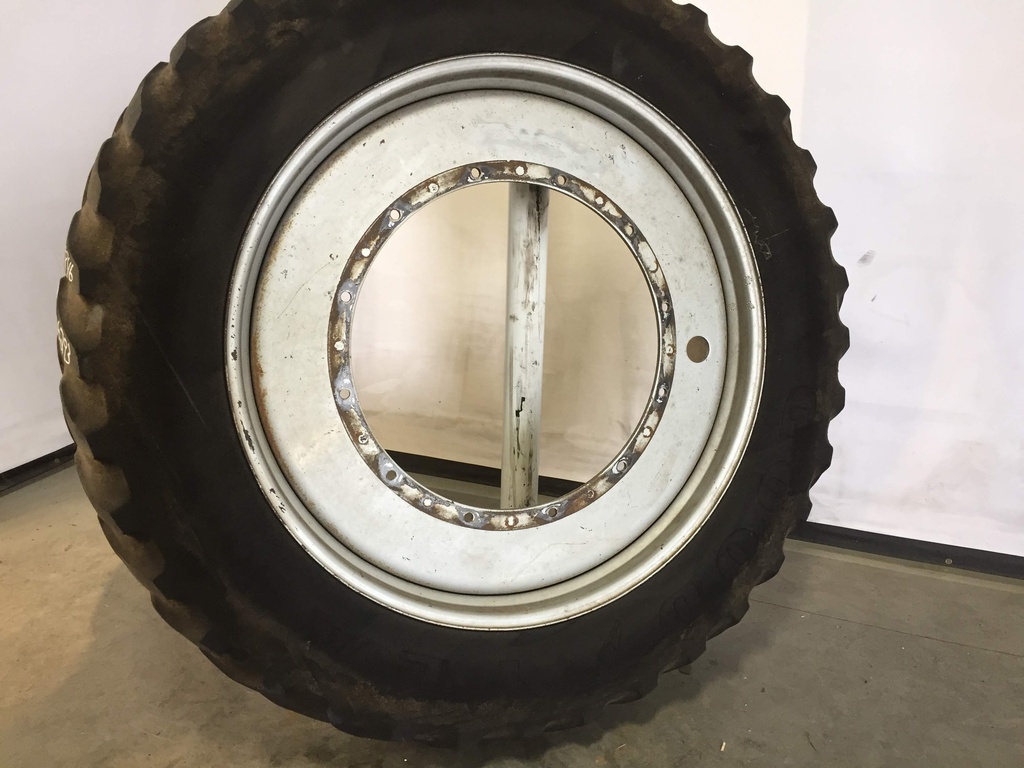 14.9/R46 Goodyear Farm Dyna Torque Radial R-1 142 A8 30%
