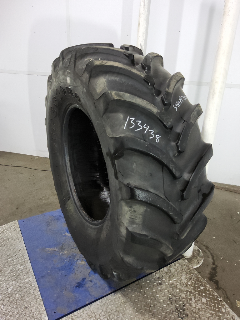 540/65R30 Firestone Performer 65    R-1W 143D 70%