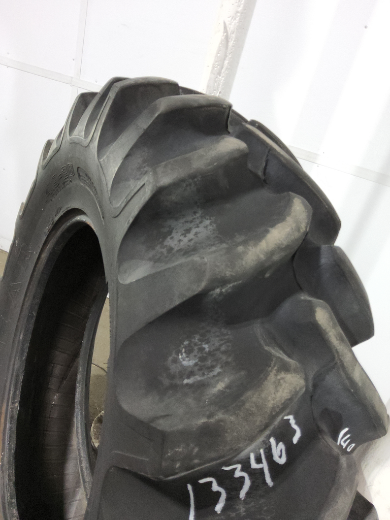 14.9R28 Goodyear Farm Dyna Torque II R-1 E (10 Ply), 90%