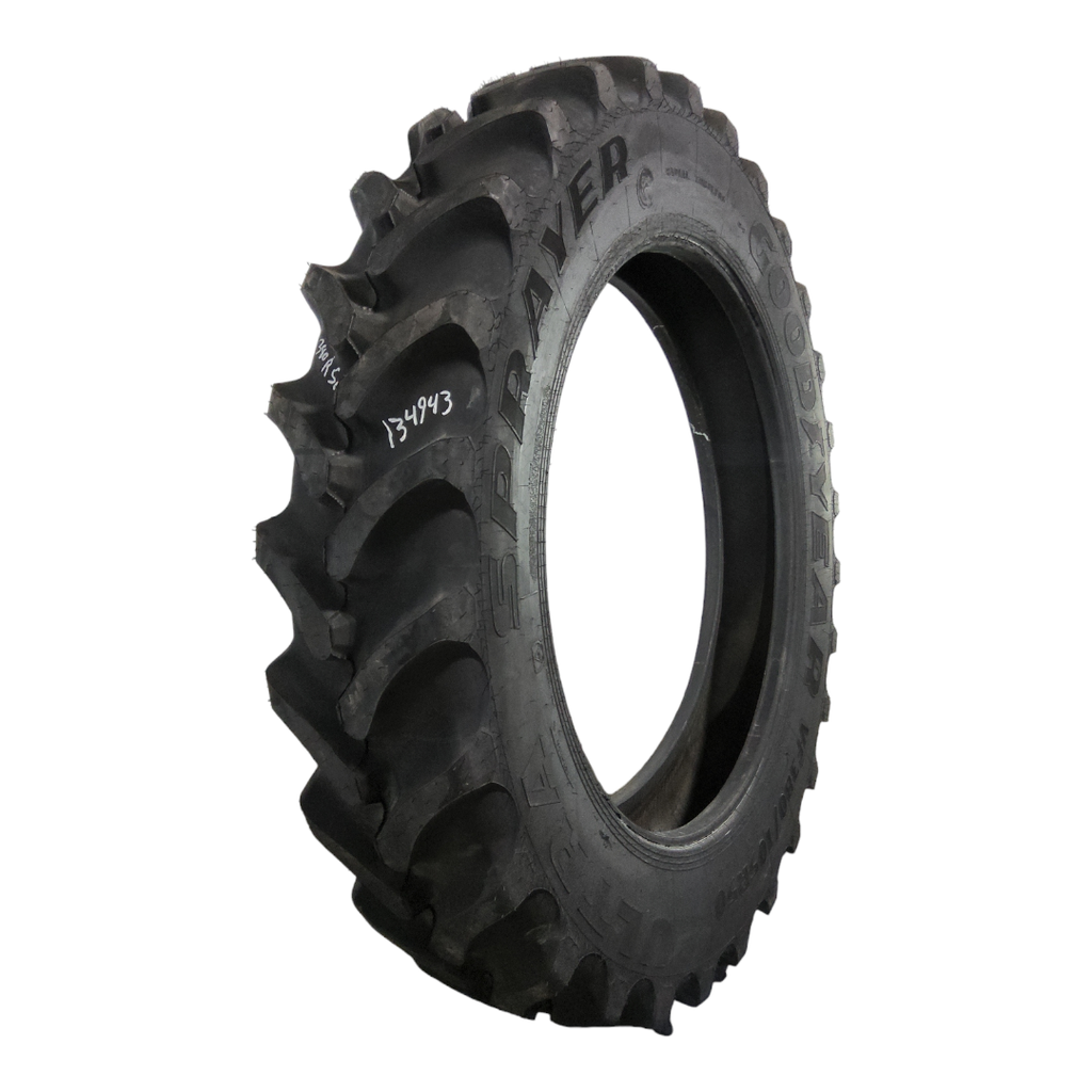 VF380/105R50 Goodyear Farm Ultra Sprayer R-1 179D 99%