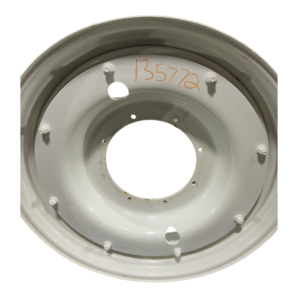 8-Hole Stub Disc Center for 38"-54" Rim, New Holland White