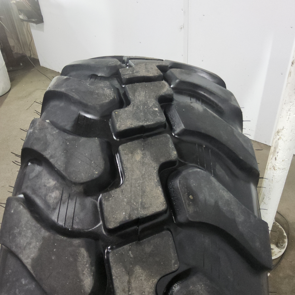 405/70R20 Alliance 606 Radial Backhoe SB R-4 143B