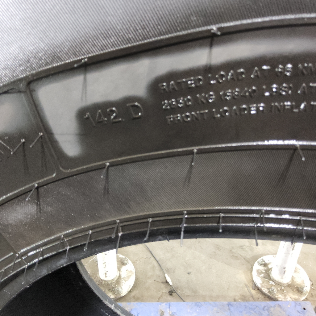 420/90R30 Titan Farm AgraEDGE R-1W 142D 95%