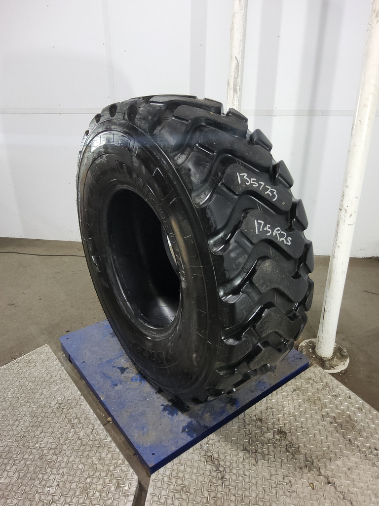 17.5R25 Michelin XHA2 L-3 176A2 90%