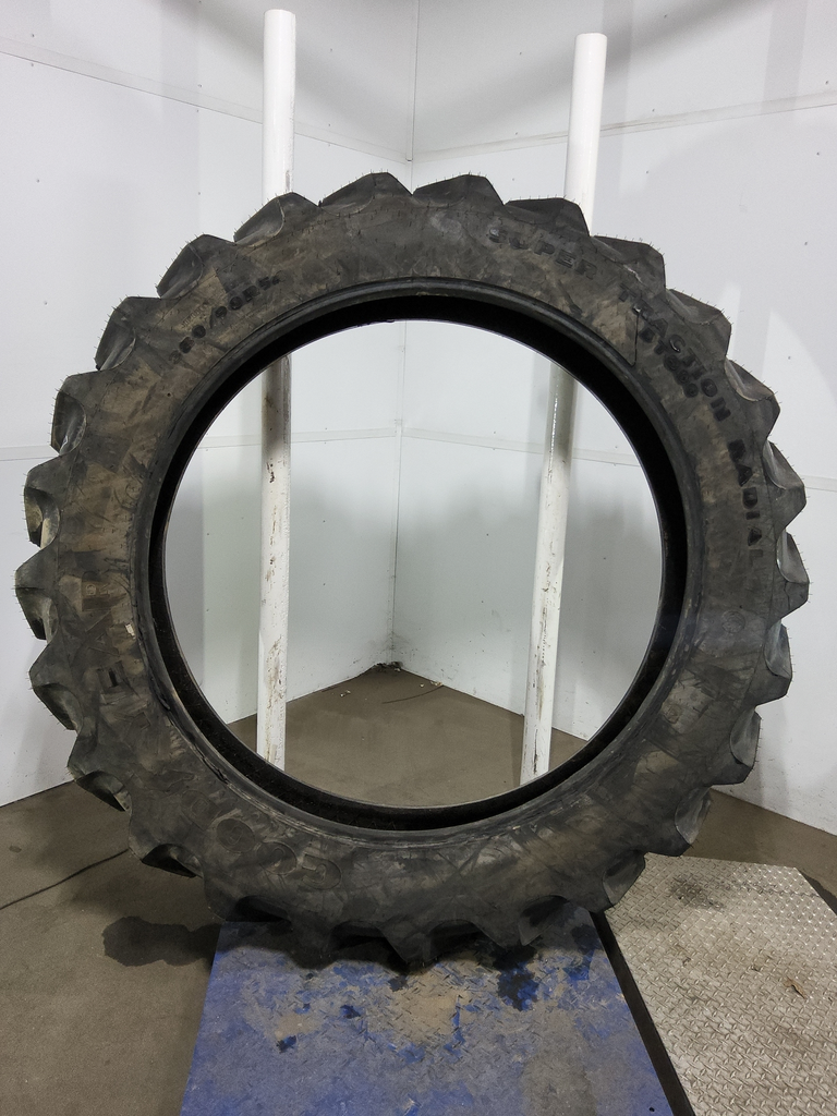 380/90R54 Goodyear Farm DT800 Super Traction R-1W 152B 99%