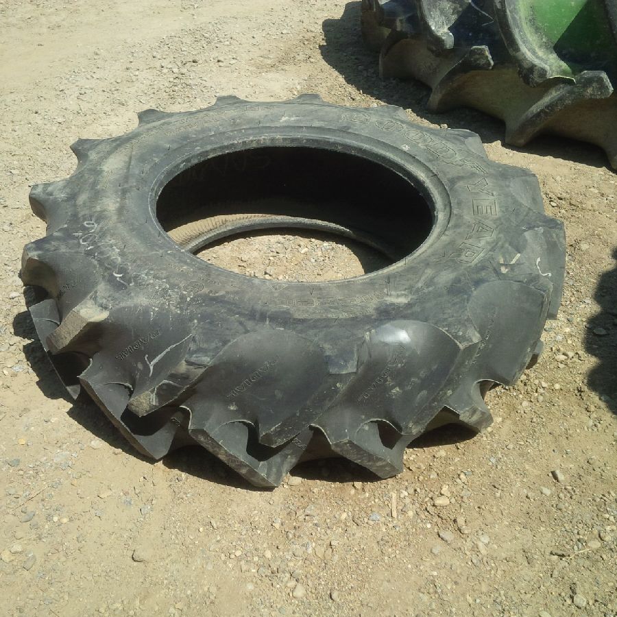 11.2/R20 Goodyear Farm Super Traction Radial R-1W 111 B 99%